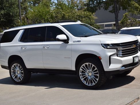 Used 2021 Chevrolet Tahoe High Country w/ Premium Package RWD image 5