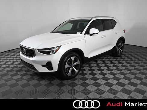 Used 2023 Volvo XC40 B5 Plus w/ Driver Assist Package image 1