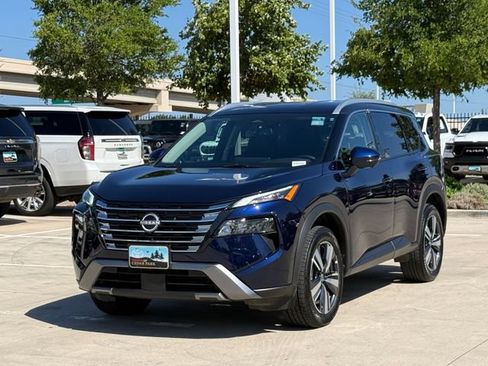 Used 2026 Nissan Rogue SL FWD image 6