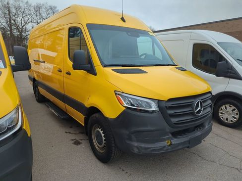 Used 2021 Mercedes-Benz Sprinter 2500 image 5