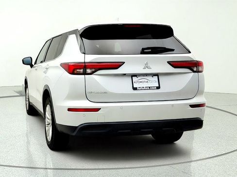 Used 2022 Mitsubishi Outlander ES FWD image 6