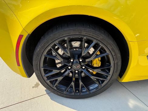 Used 2016 Chevrolet Corvette Z06 w/ Battery Protection Package image 13