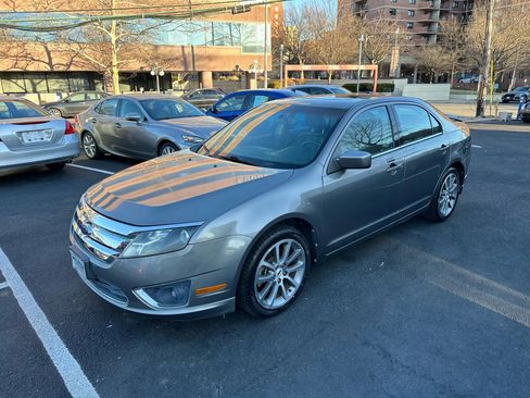 Used 2010 Ford Fusion SEL image 4