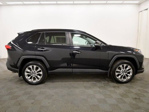 Used 2019 Toyota RAV4 Limited image 9