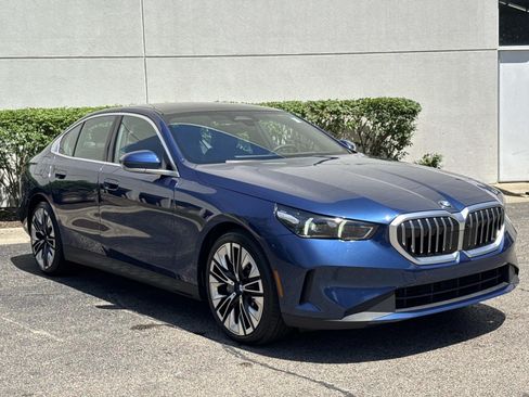 Certified 2026 BMW 540i xDrive AWD/4WD image 3