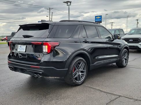 Certified 2025 Ford Explorer ST AWD/4WD image 4