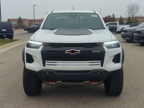 Used 2024 Chevrolet Colorado ZR2 w/ Technology Package image 8