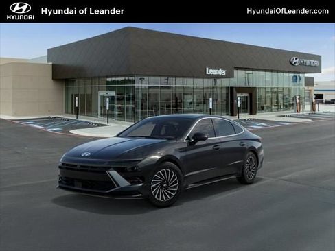 Used 2025 Hyundai Sonata Limited FWD image 1