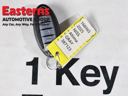 Used 2025 Nissan Altima 2.5 SV image 25