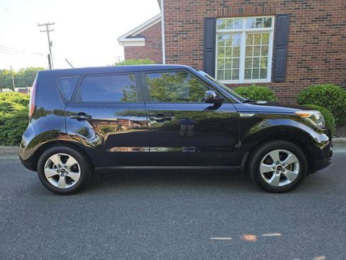 Used 2017 Kia Soul FWD image 6