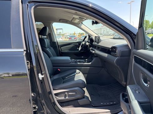 Used 2025 Honda Pilot EX-L image 41