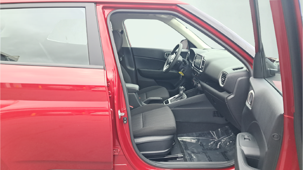 Used 2026 Hyundai Venue SE FWD image 28