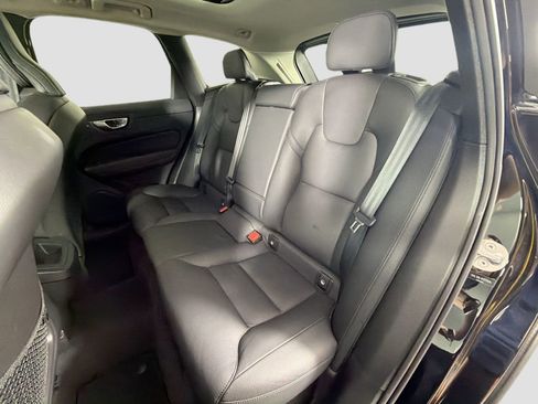 Certified 2024 Volvo XC60 B5 Plus w/ Protection Package Premier AWD/4WD image 24