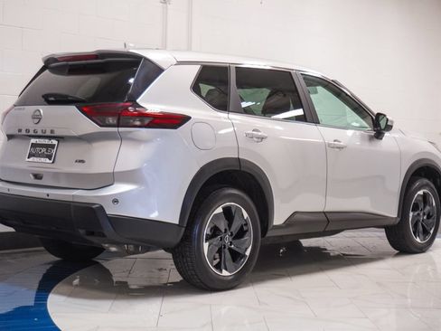 Used 2025 Nissan Rogue SV AWD/4WD image 28