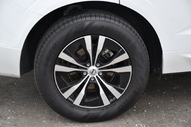 Used 2025 Volvo XC60 B5 Core AWD/4WD image 15
