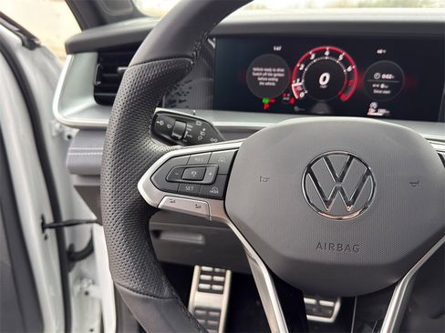 New 2026 Volkswagen Tiguan SE R-Line image 16