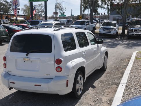Used 2010 Chevrolet HHR LS image 6