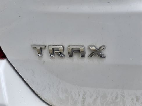 Used 2020 Chevrolet Trax LS image 11