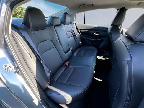 New 2026 Nissan Sentra SR w/ SR Premium Package FWD image 9