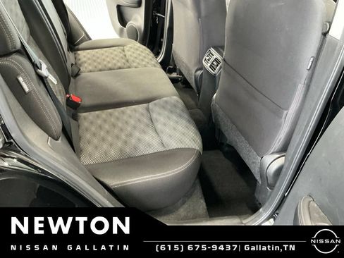 Used 2020 Nissan Rogue Sport SV FWD image 14
