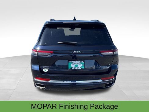 Used 2023 Jeep Grand Cherokee Overland w/ Luxury Tech Group IV AWD/4WD image 7