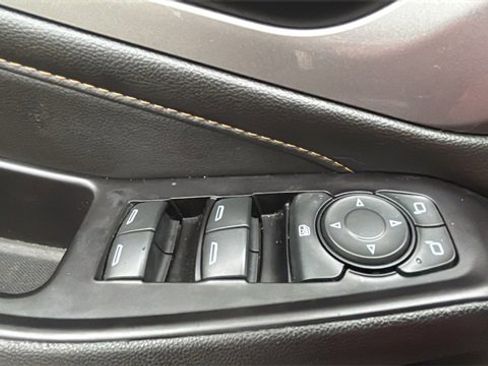 Used 2020 Chevrolet Traverse LS image 13