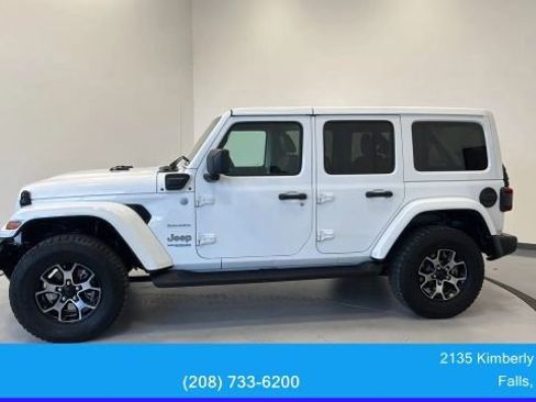 Used 2022 Jeep Wrangler Unlimited Sahara w/ Cold Weather Group AWD/4WD image 4