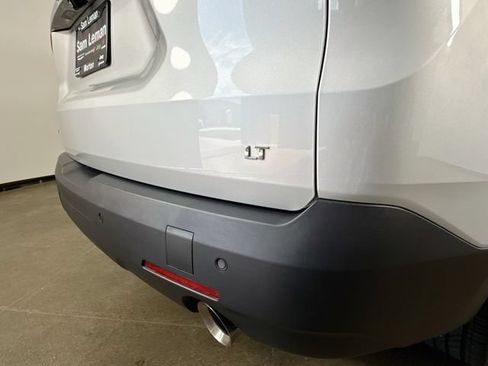 Used 2020 Chevrolet Traverse LT FWD image 37