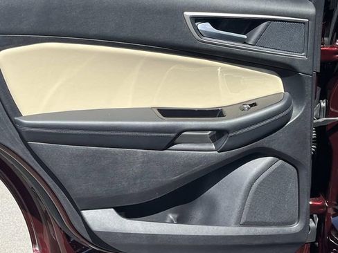 Used 2018 Ford Edge SEL w/ Equipment Group 201A AWD/4WD image 21