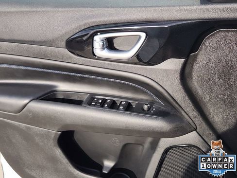 Used 2025 Jeep Compass Latitude w/ Convenience Group image 27