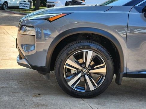 Used 2021 Nissan Rogue Platinum image 16