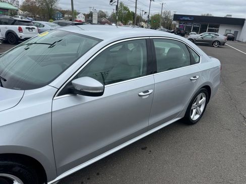 Used 2013 Volkswagen Passat 2.5 SE FWD image 9