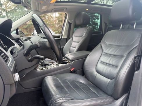 Used 2014 Volkswagen Touareg VR6 image 33