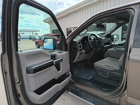 Used 2015 Ford F150 XLT w/ Equipment Group 302A Luxury AWD/4WD image 12