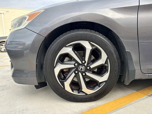 Used 2017 Honda Accord EX-L image 4