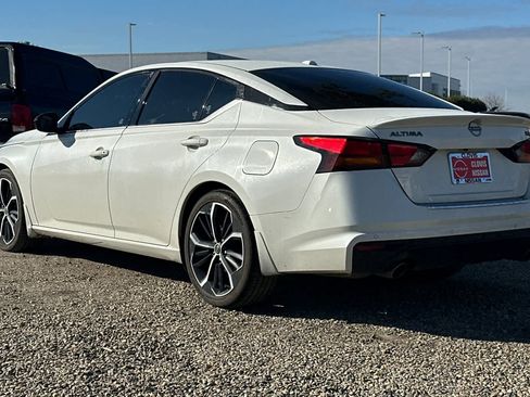 Used 2023 Nissan Altima 2.5 SR w/ SR Premium Package image 7