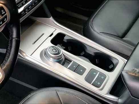 Certified 2022 Ford Explorer XLT w/ Equipment Group 202A image 14