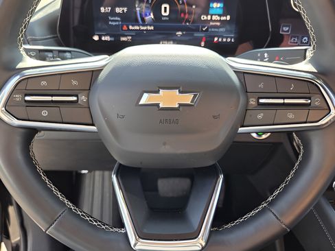 Used 2025 Chevrolet Traverse LT AWD/4WD image 23