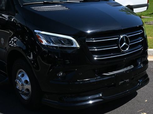 Used 2025 Mercedes-Benz Sprinter 3500 image 32