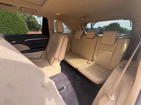 Used 2016 Toyota Highlander Limited Platinum AWD/4WD image 17