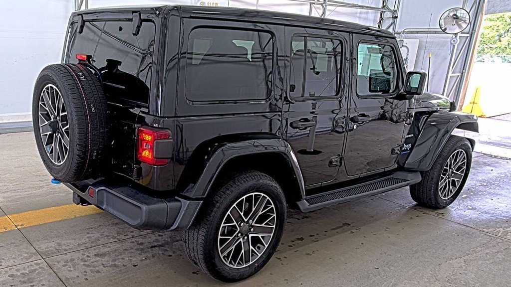 Used 2023 Jeep Wrangler Unlimited Sahara w/ Cold Weather Group AWD/4WD image 2