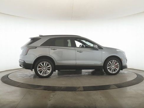 Used 2025 Cadillac XT5 Sportv image 6