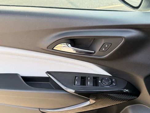 Used 2025 Chevrolet Trax LT image 15