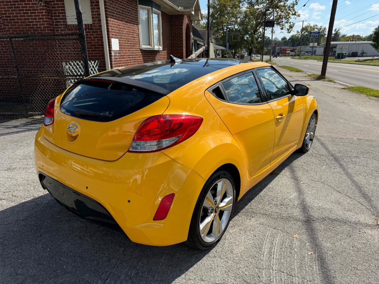 Used 2016 Hyundai Veloster w/ Option Group 03 FWD image 38