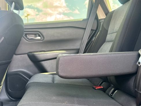 Used 2025 Nissan Rogue SV FWD image 38