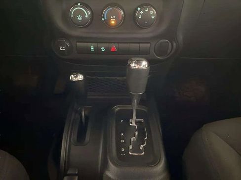 Used 2017 Jeep Wrangler Unlimited Sport w/ Connectivity Group AWD/4WD image 56