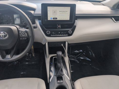 Certified 2023 Toyota Corolla Cross L image 19