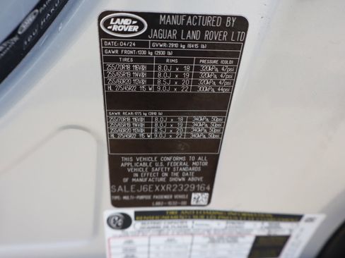 Used 2024 Land Rover Defender 90 S image 40