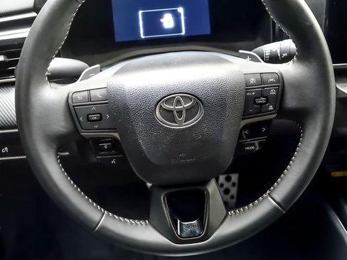 Certified 2025 Toyota Camry SE FWD image 14