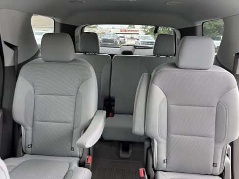 Used 2019 Chevrolet Traverse LT FWD image 8